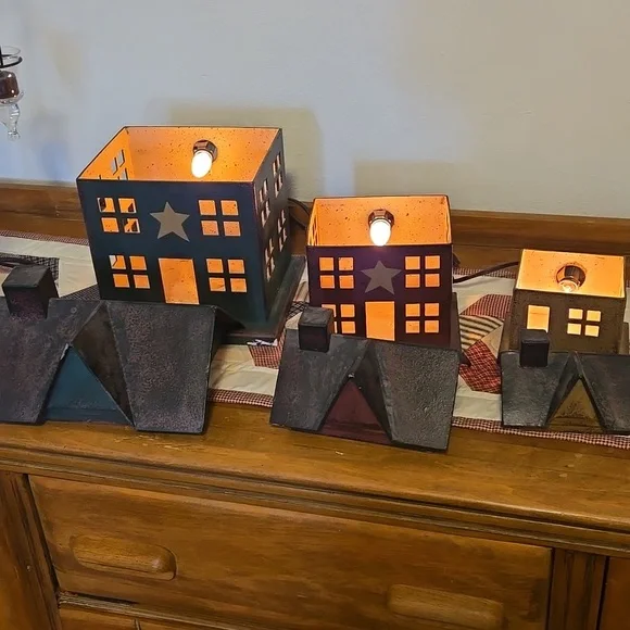 Primitive Village House Accent Set - Picture 5 of 8